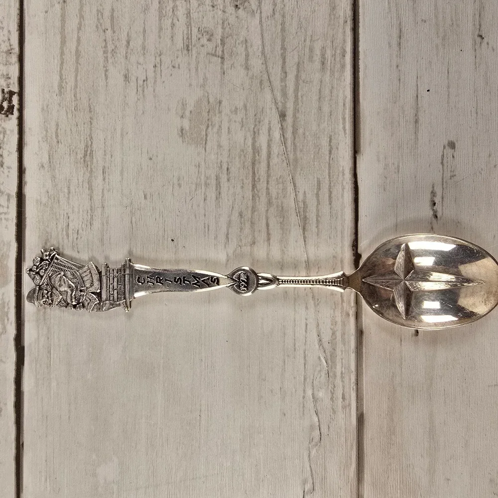 Vintage Christmas Souvenir Spoon Set 1972-1979 Silverplate Holiday‎ Collectibles